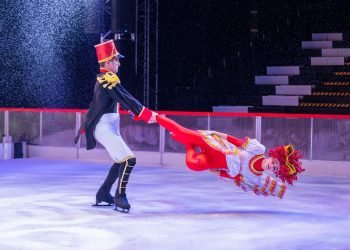 تزلج على الجليد في عالم فيراري أبوظبي