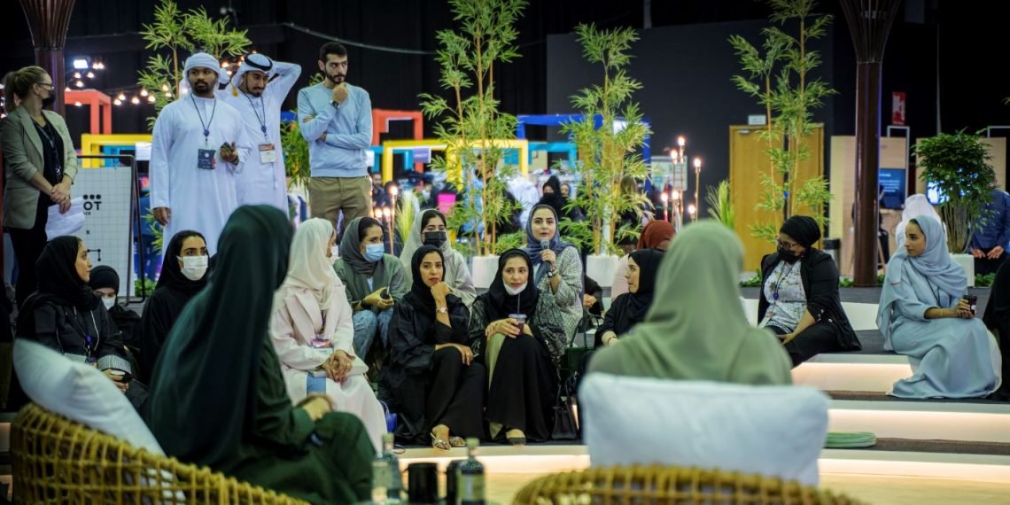 حضور في دورة سابقة لمهرجان الشارقة لريادة الأعمال