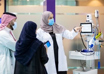 مشاركة طلبة الطب في معرض آراب هيلث 2023