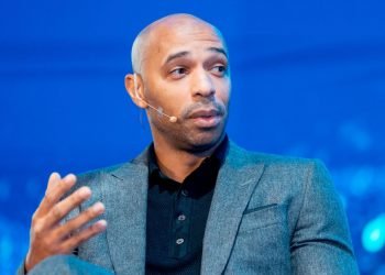 نجم الكرة السابق تييري هنري