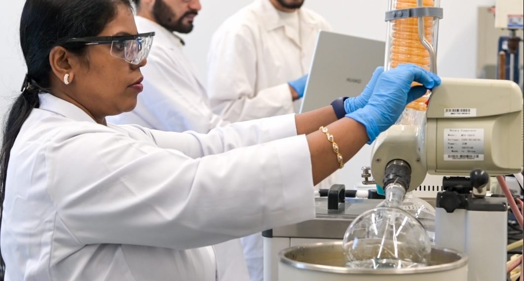 فريق بحثي من الجامعة الأمريكية في الشارقة