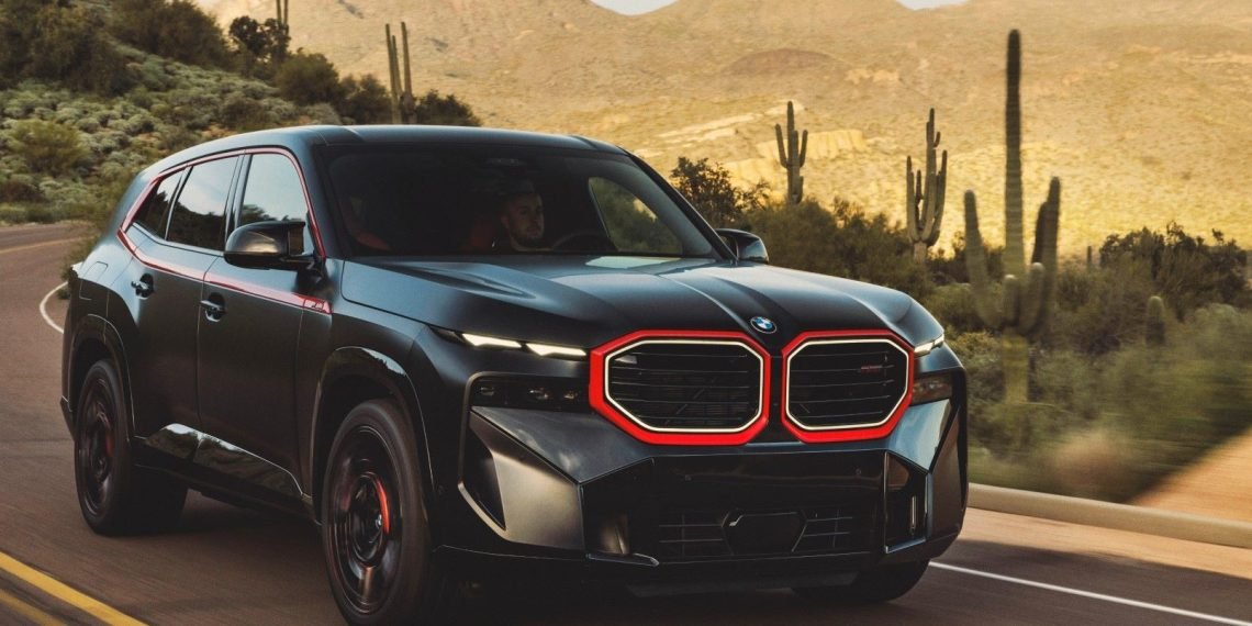 اطلاق سيارة BMW XM Label Red