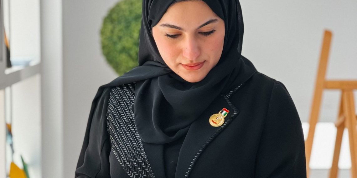 الكاتبة الاماراتية خلود الحفيتي