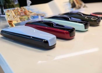 فتح باب المشاركة في برنامج بيسبوك للتصميم حسب الطلب