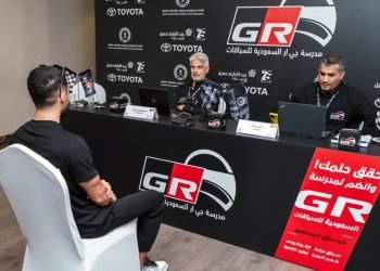 سعوديات في مدرسة جازو ريسينج السعودية للسباقات