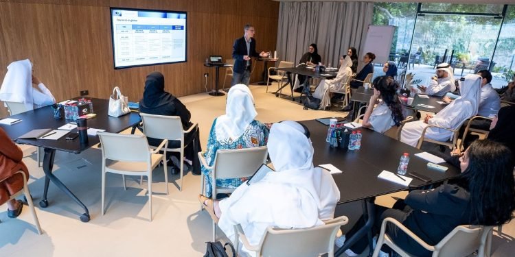 من دورات أكاديمية دبي للمستقبل