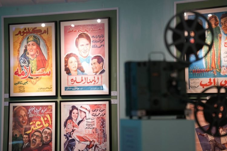 ملصقات الأفلام لعائلة بيبي