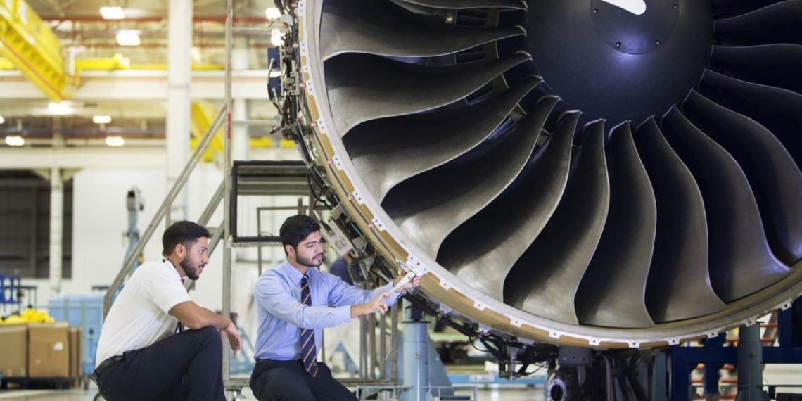 برنامج رخصة مهندس صيانة طائرات AMEL