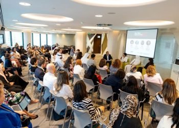 برنامجين لتدريب الشابات في مجال التكنولوجيا