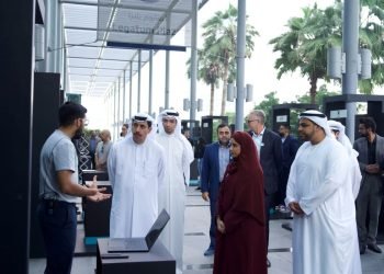 عيسى كاظم خلال فعاليات يوم المستثمر