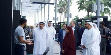 عيسى كاظم خلال فعاليات يوم المستثمر