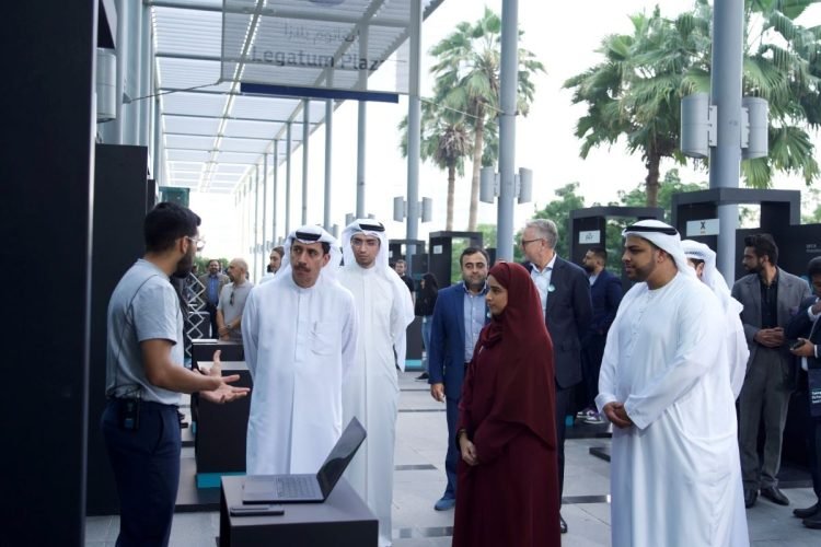 عيسى كاظم خلال فعاليات يوم المستثمر