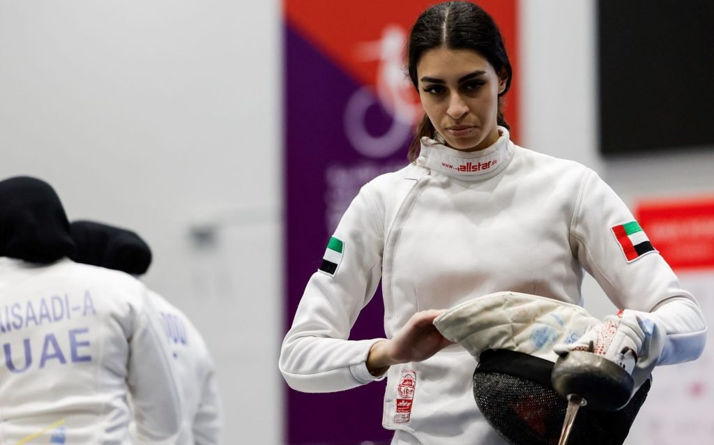 زينب الحوسني بطلة المبارزة