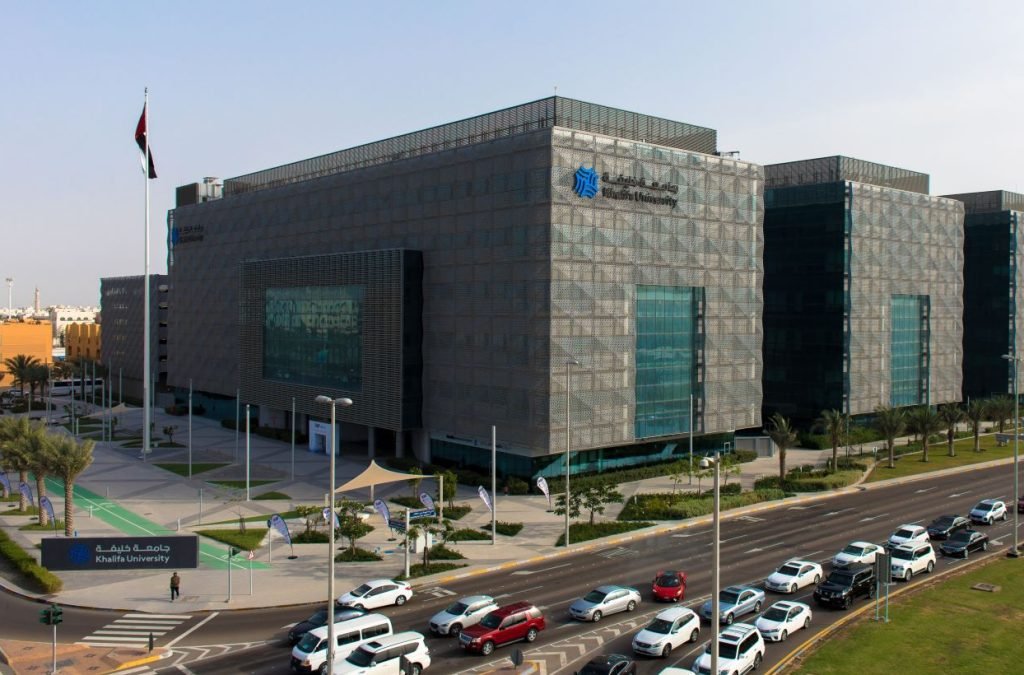 جامعة خليفة للعلوم والتكنولوجيا
