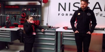 السيارات الكهربائية والشباب